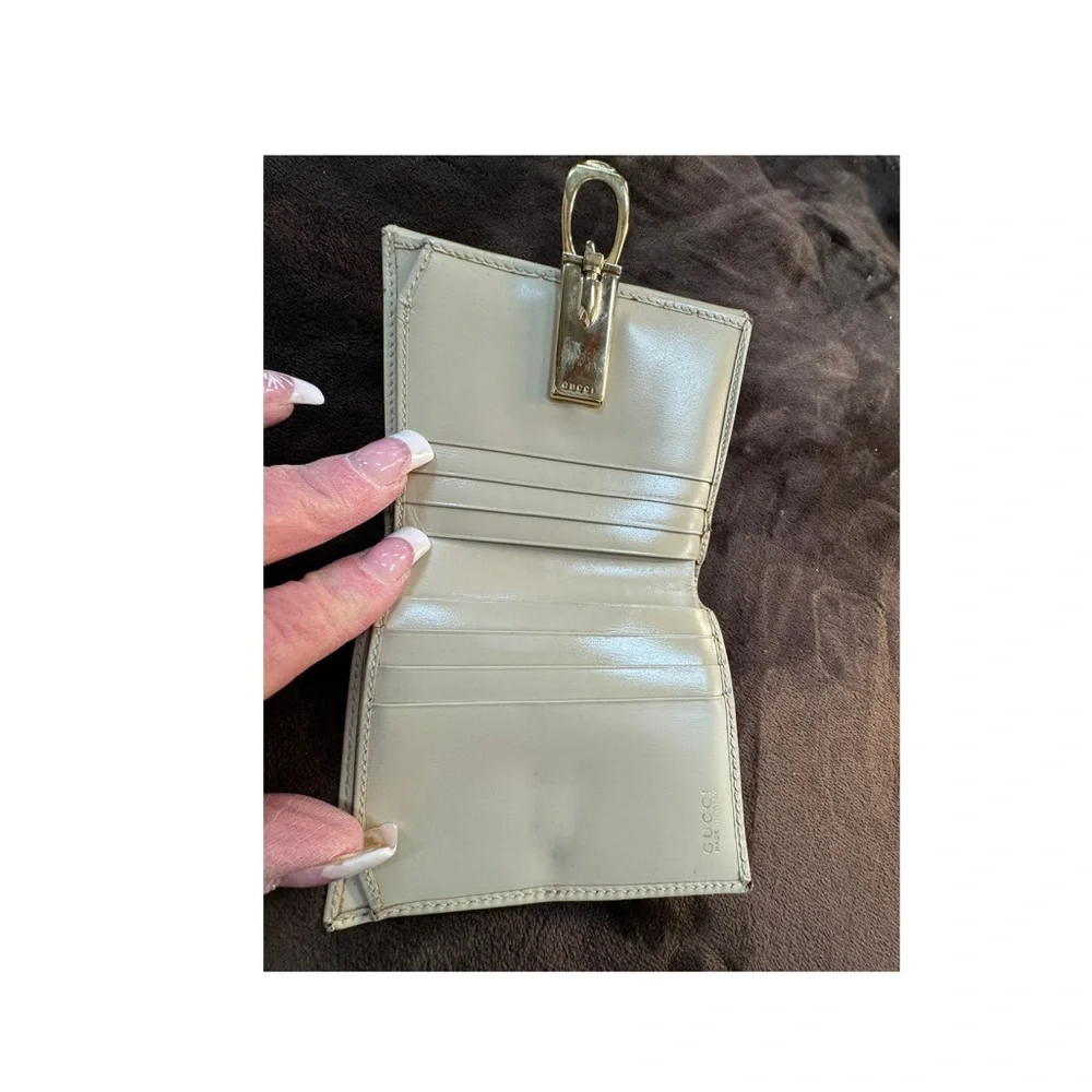 Gucci Vintage Flap Wallet with G clasp - Picture 4 of 12